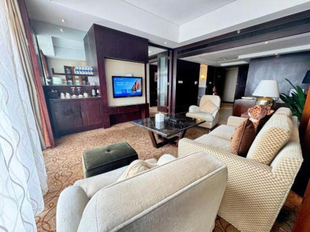 New Century Grand Hotel Xuzhou Exterior photo